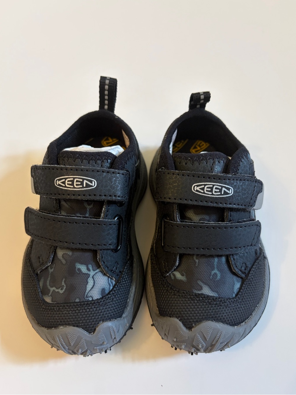 NEW Keen Kids Black and Gray Camouflage Sneakers